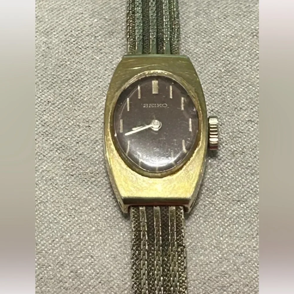 Vintage Seiko Ladies Gold Tone Manual Wind Wrist Watch 241313 Works RARE!‎